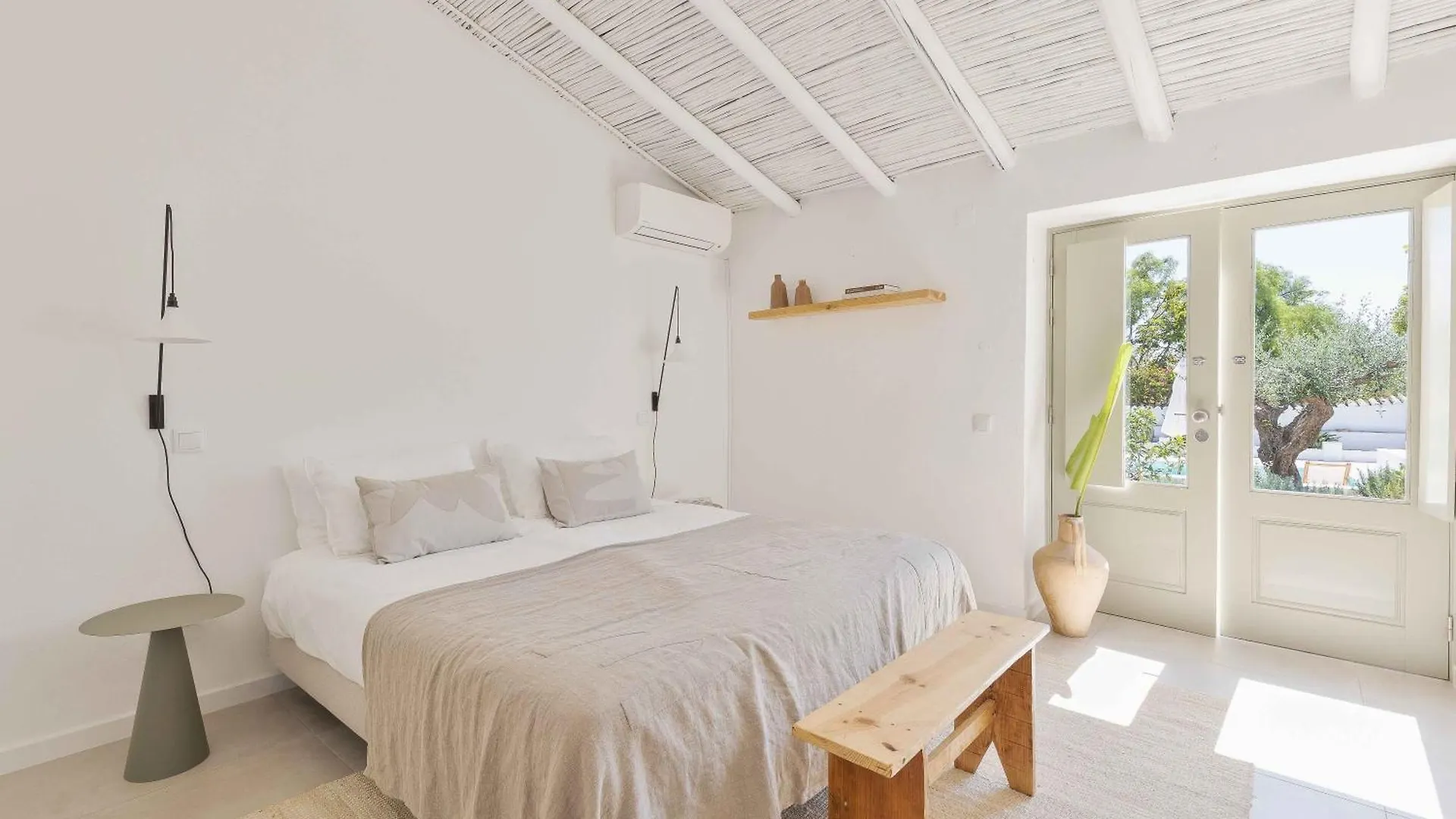 Amago Guesthouse Santa Bárbara de Nexe Konukevi