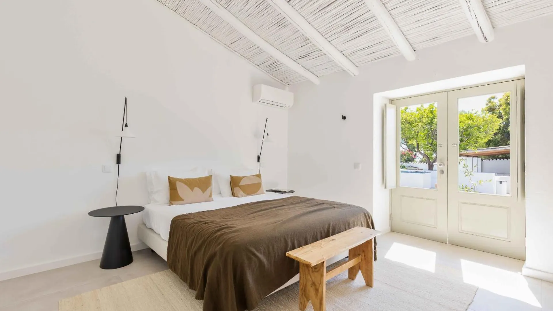 Amago Guesthouse Santa Bárbara de Nexe Konukevi